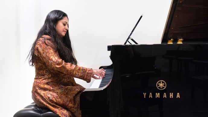 Charu Suri Live at Dr. Phillips Center