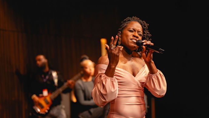 April Brown & After 5 deliver a soulful live performance in Orlando.