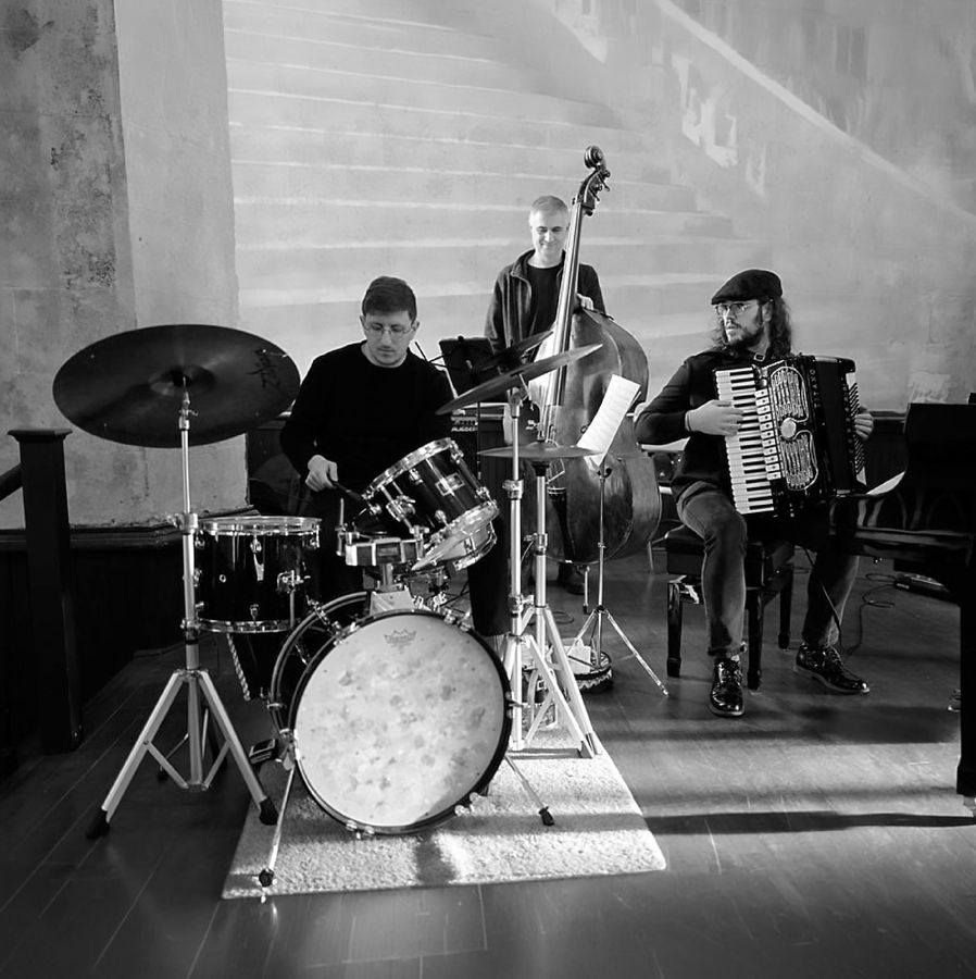 Jazz Pianist Ben Rosenblum Performing with Trio
