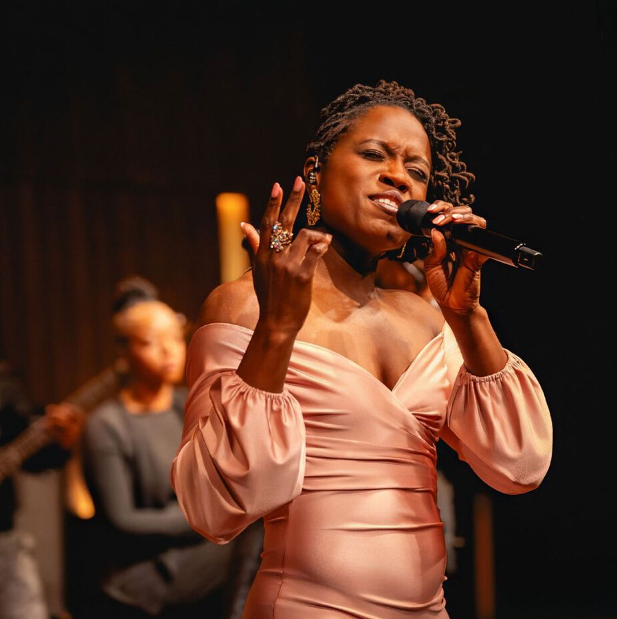 April Brown & After 5 deliver a soulful live performance in Orlando.