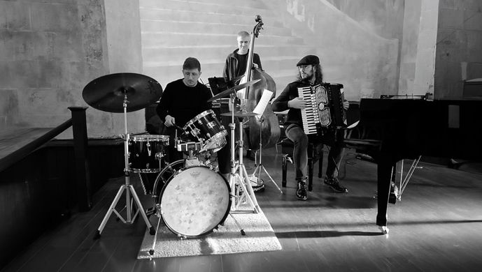 Jazz Pianist Ben Rosenblum Performing with Trio