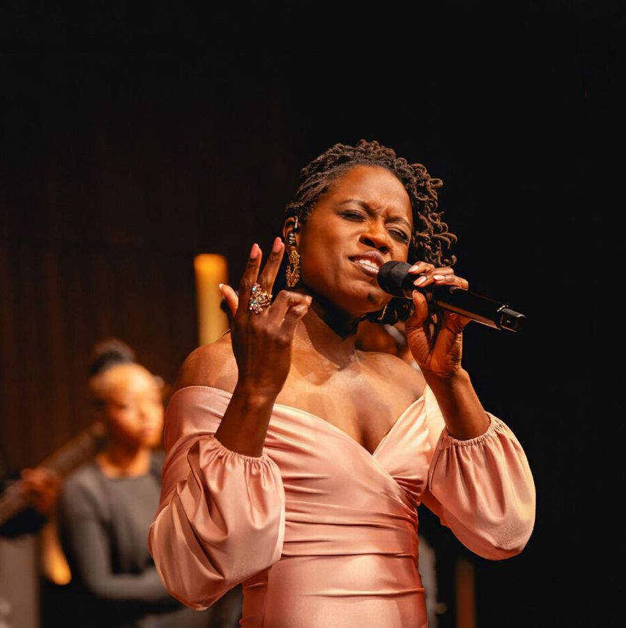 April Brown & After 5 deliver a soulful live performance in Orlando.